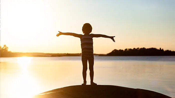 Dekorativ bild - illustration på rutor i olika färger, röd, grön och blå.